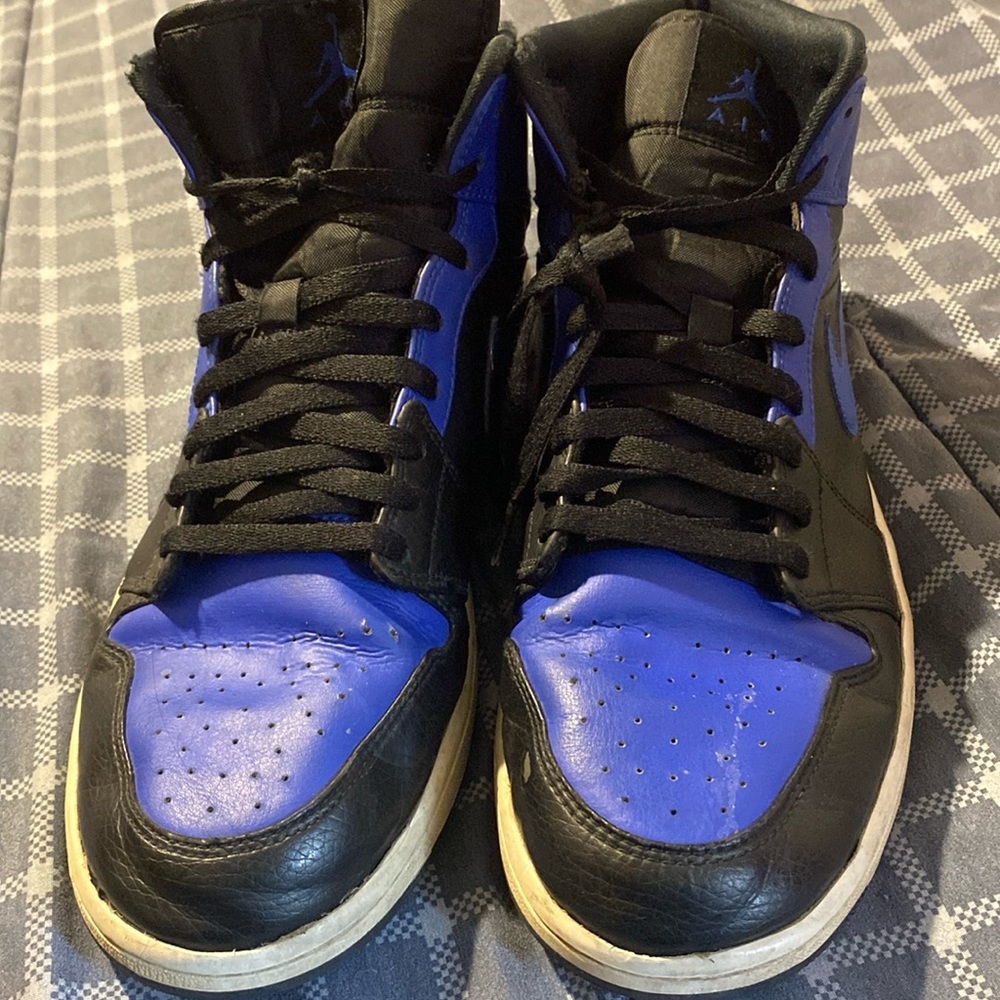 Size 13 Pre owned black and blue Jordan 1